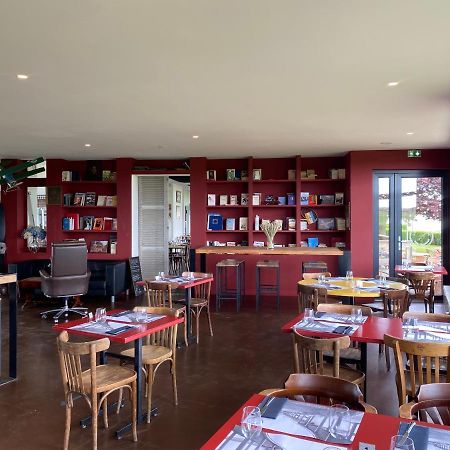 Logis Hotel & Restaurant De L'Aerodrome De La Baie De Somme Buigny-Saint-Maclou エクステリア 写真