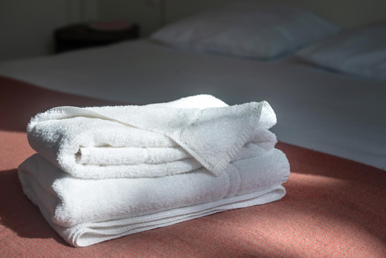 Logis Hotel & Restaurant De L'Aerodrome De La Baie De Somme Buigny-Saint-Maclou エクステリア 写真